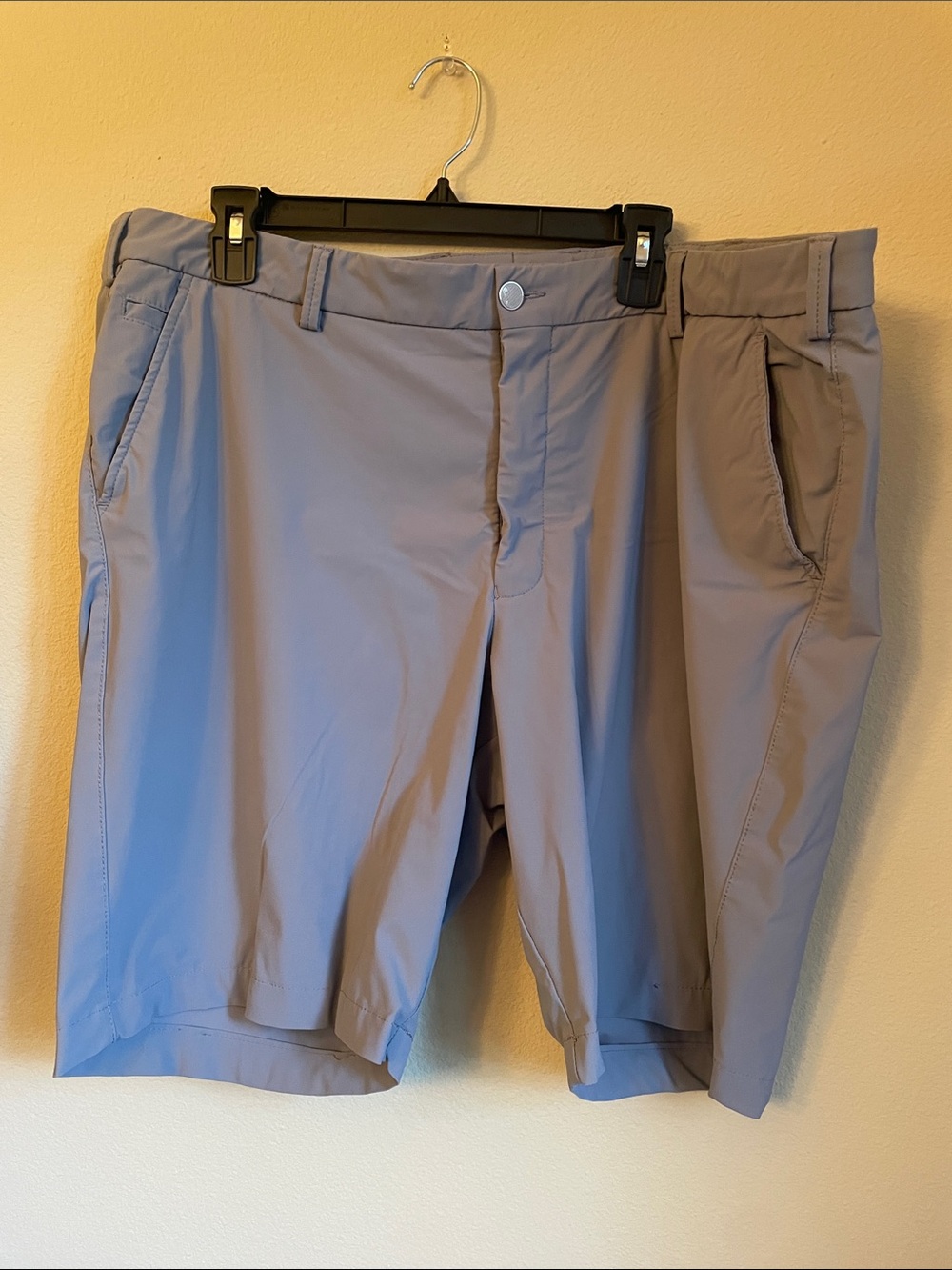Mens Lightweight Gray Performance Shorts size 42
